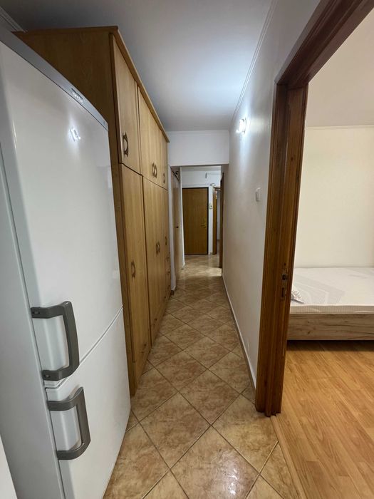 Apartament 3 camere decomandate, Str. Dezrobirii