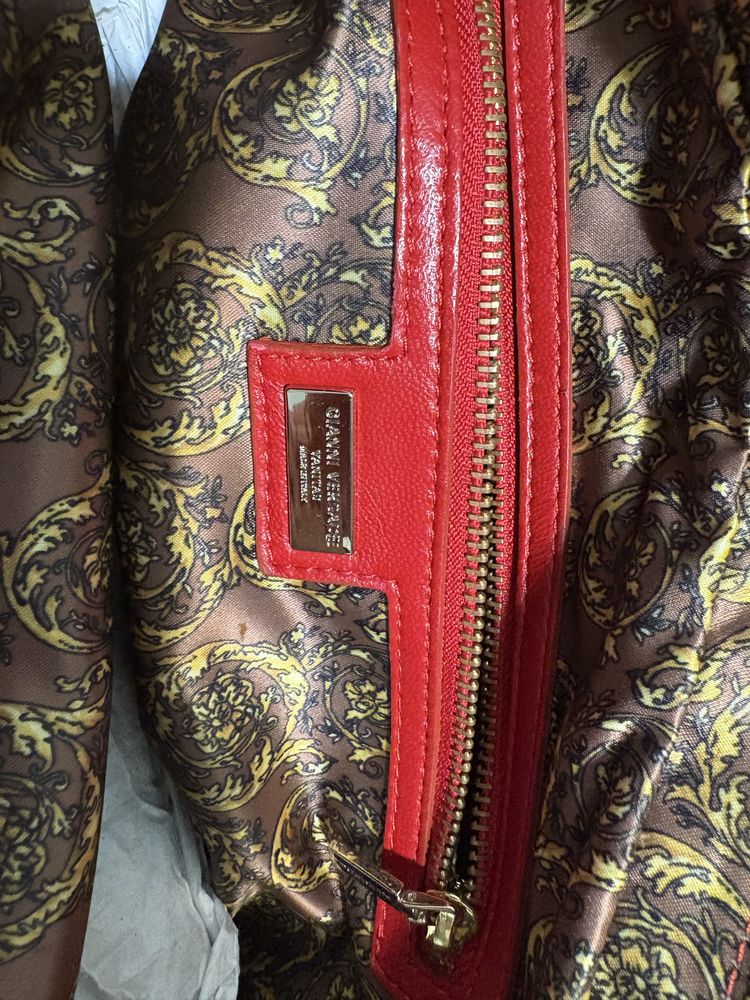 Дамска чанта с Versace