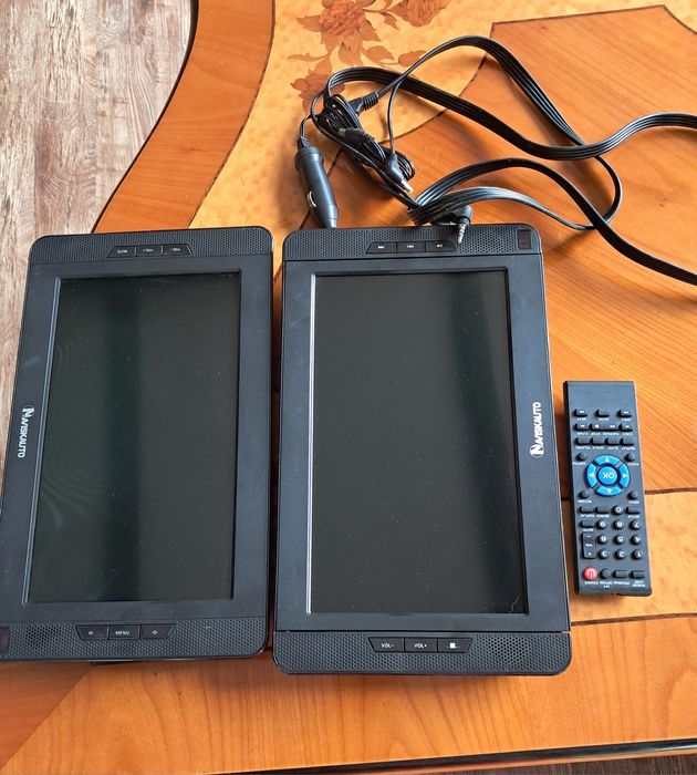 Vând dvd +monitor auto