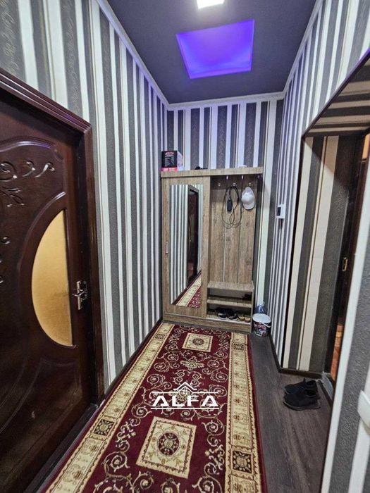 Buxoroda kvartira sotiladi 1 xonali 42m² 5-qavat.