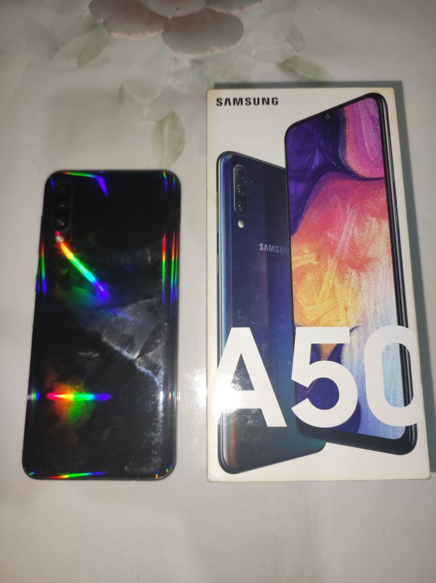 Срочно продам Самсунг а50