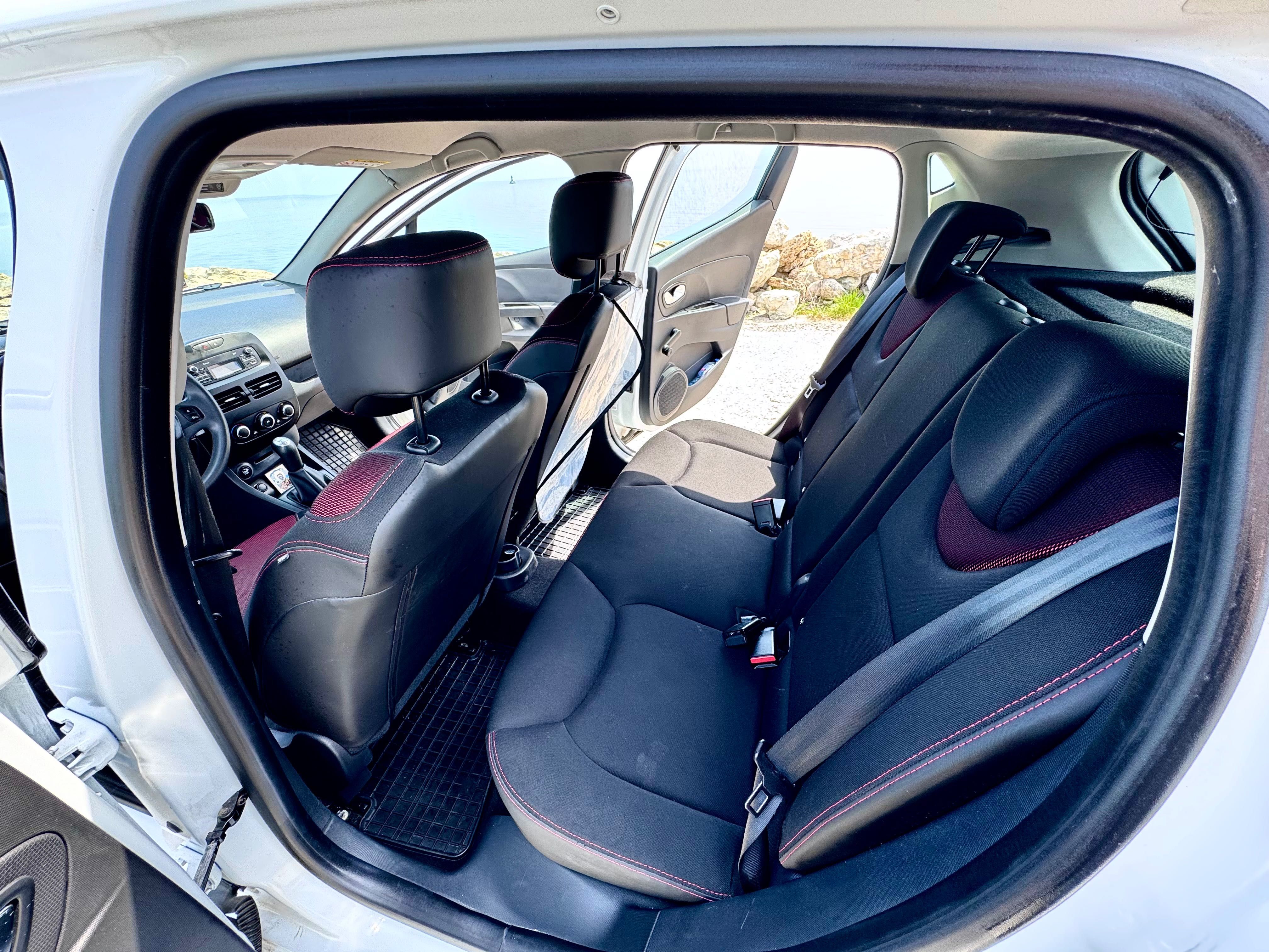 Renault Clio IV , 1.2 бензин,2015г, запазена, обслужена, каско