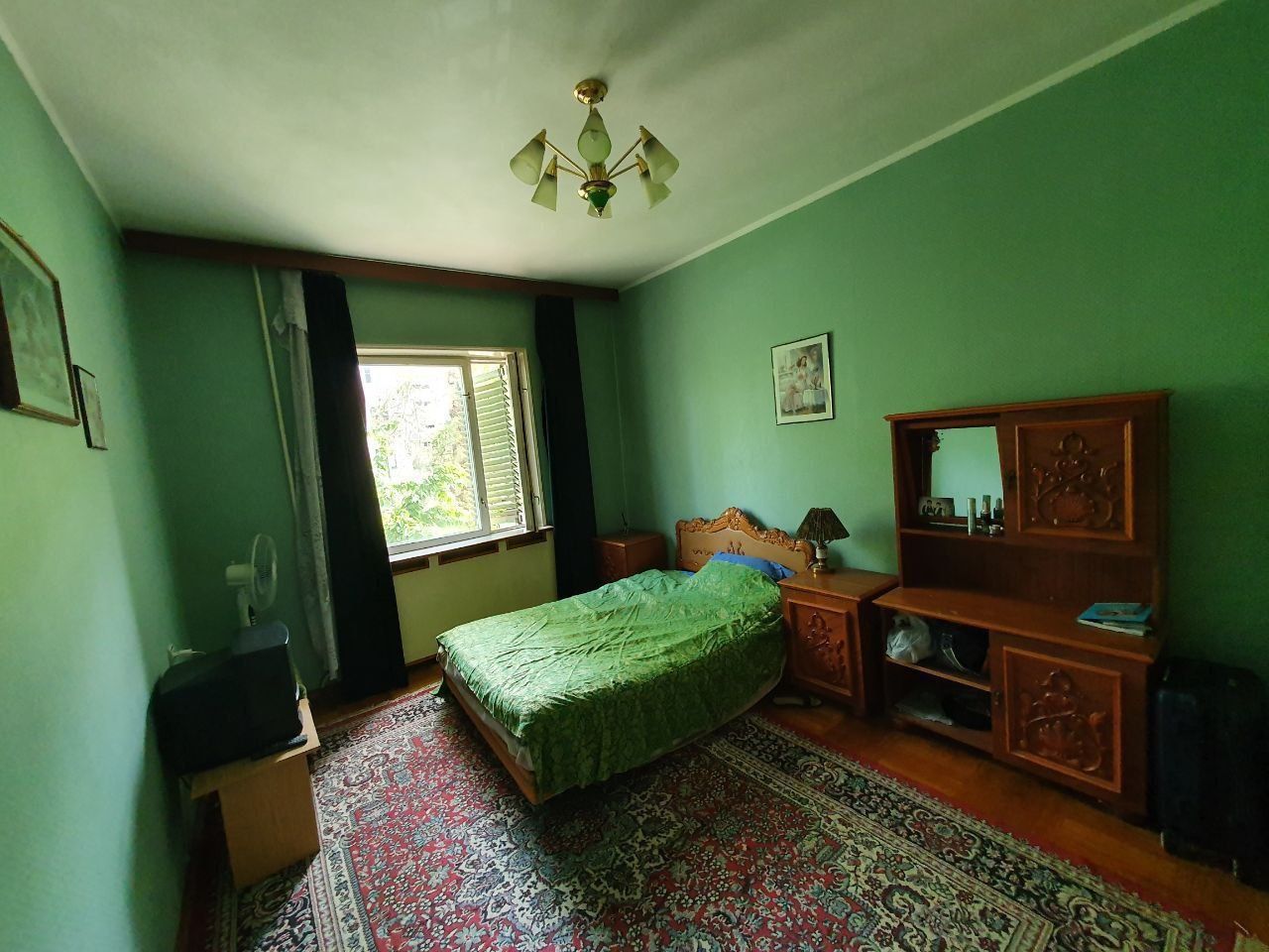 Yunusabad 18 kvartal 3 xona (78²) 2 etaj sotiladi