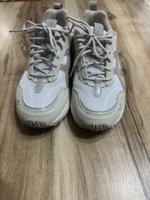 Маратонки asics 39 номер , 24,5см стелка