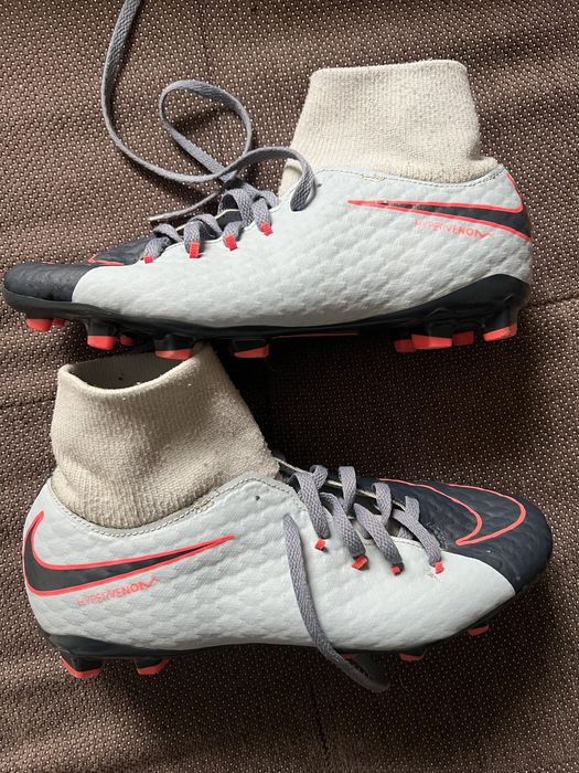 Adidasi Nike marimea 38.5 (EU)