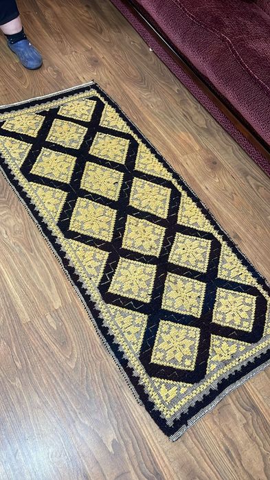 Vând cuverturi,preșuri,macaturi,velințe etc