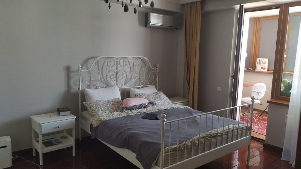 Кровать двуспальная белая 1600:2000