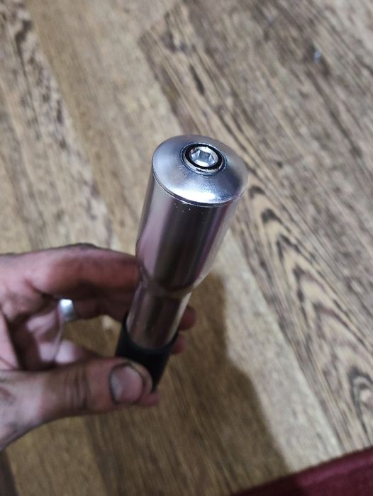 Втулки , граната и запчасти на велосипед