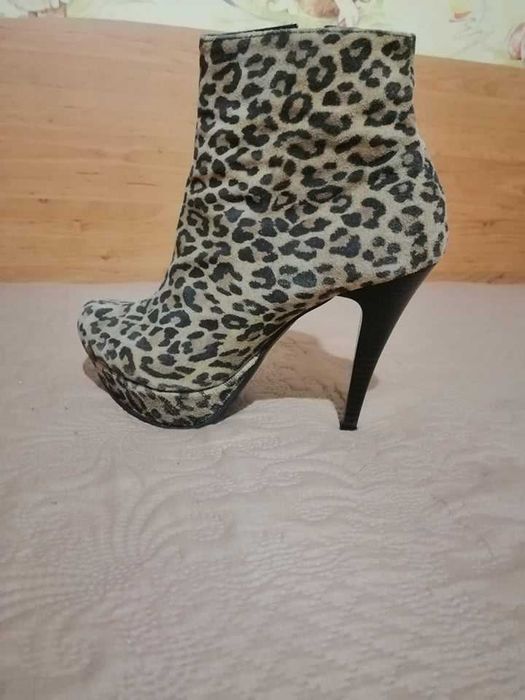 Секси тигрови боти