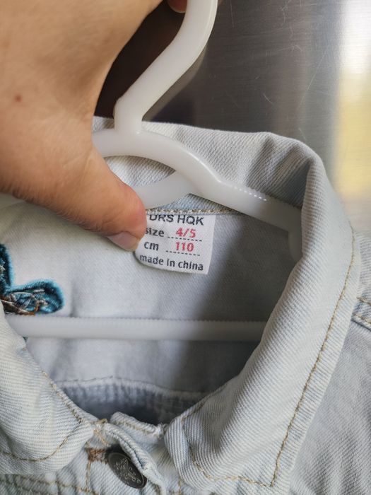 Джинсовая куртка на 4-5 лет