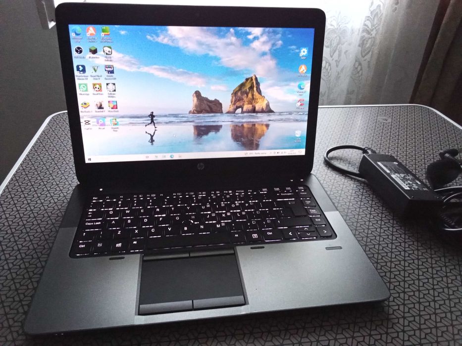 Laptop HP ZBook  Intel i7 Ram 8GB SSD 250 GB  Video Radeon 1 GB