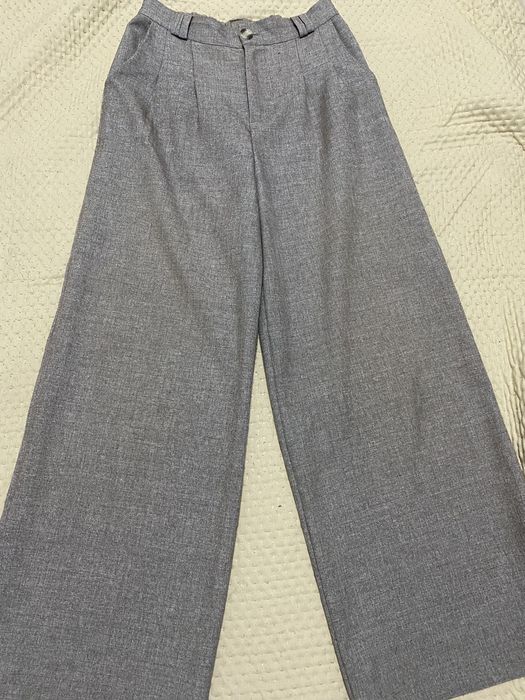 Брюки классические бежевые