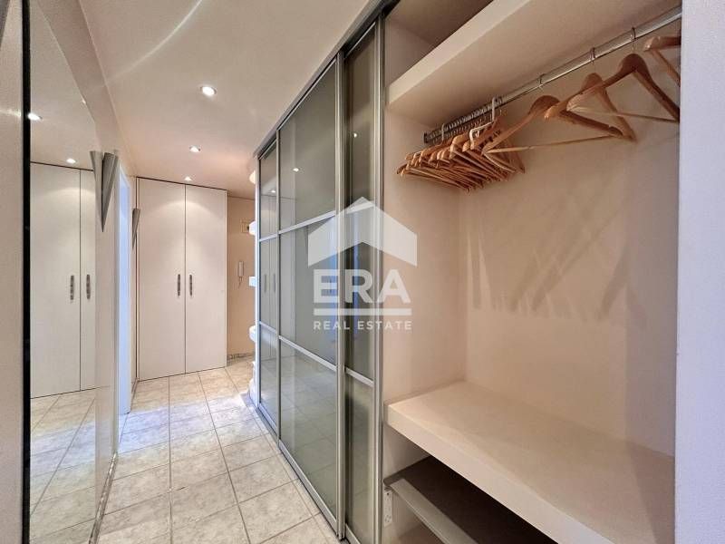 Продава се Тристаен апартамент в София, Гоце Делчев - 80 кв.м за 3438 €/кв.м - Снимка #8