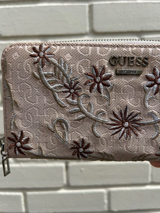 Оригинално портмоне Guess