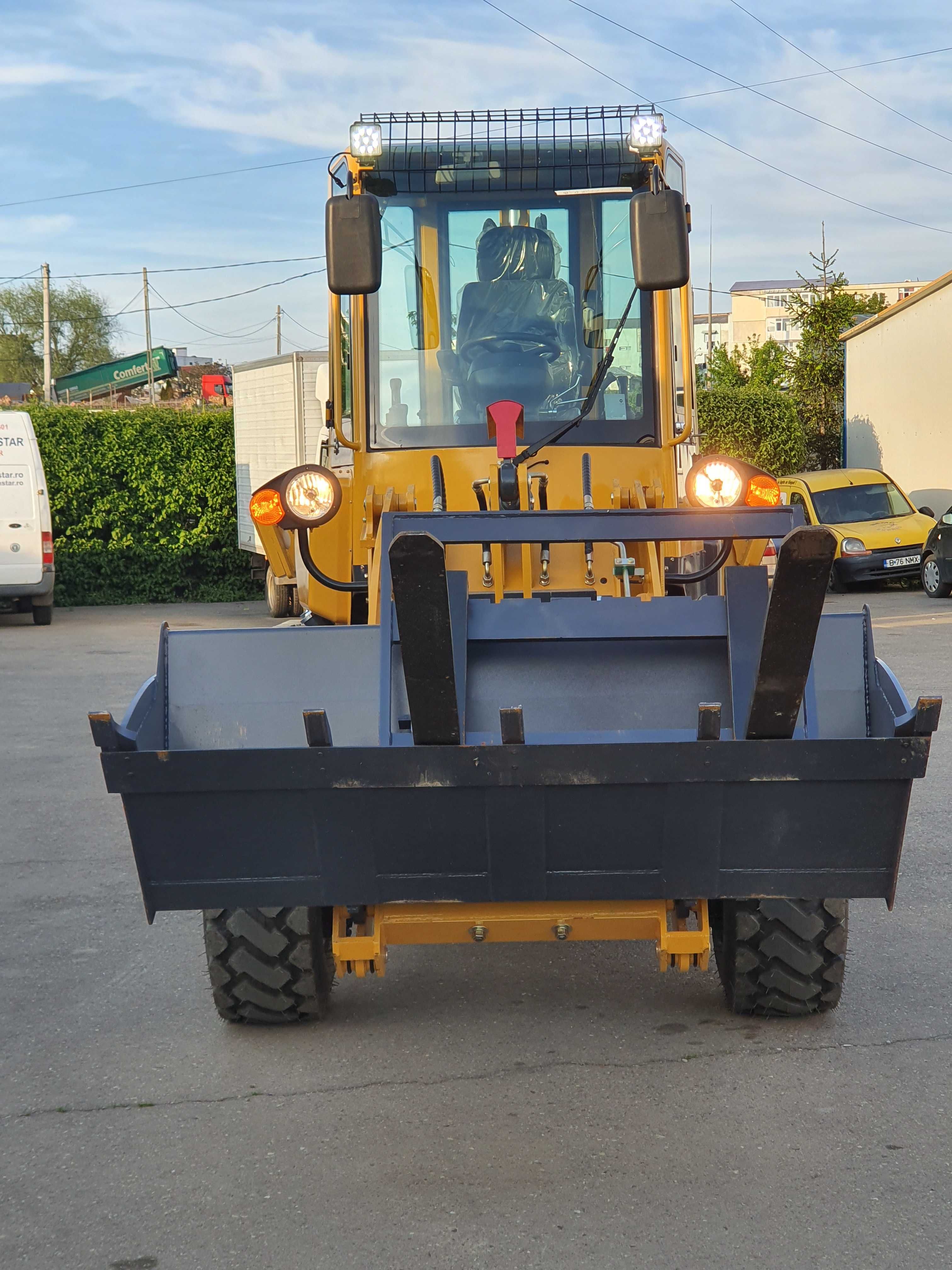 Buldoexcavator WOLF de 5 tone masa