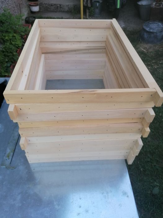 Пчелен кошер Дадан блад