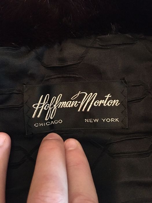 Haina blana de iarna de nurca - din SUA New York . Marimea medie.