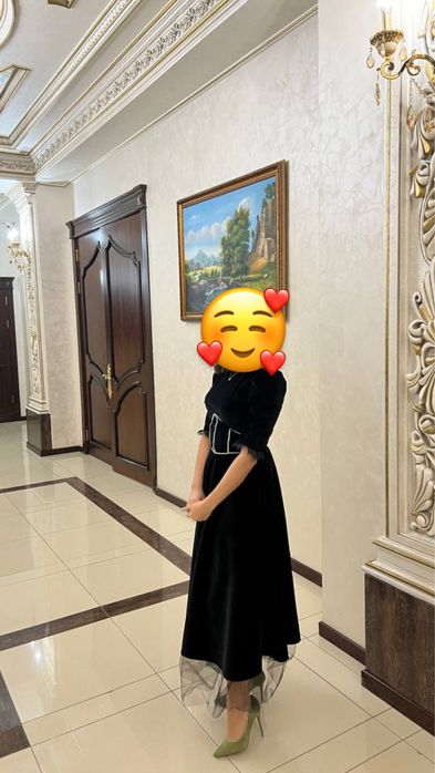 Платье бархотное срочно продам