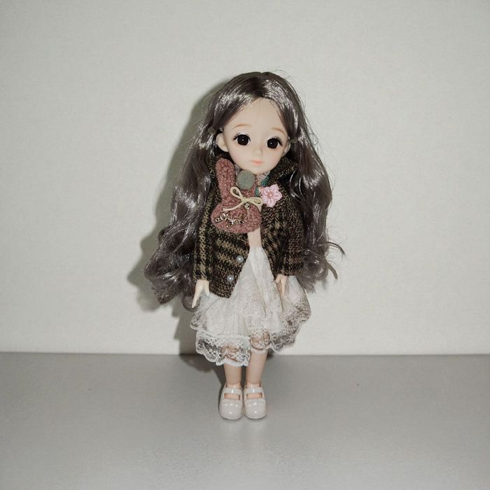 Păpușă Articulată de Colecție (30 cm)