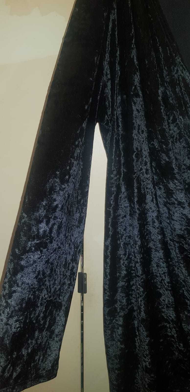 rochie de catifea neagra