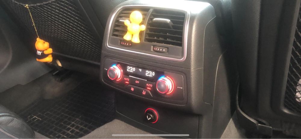 Vand Audi A6 2012 impecabil
