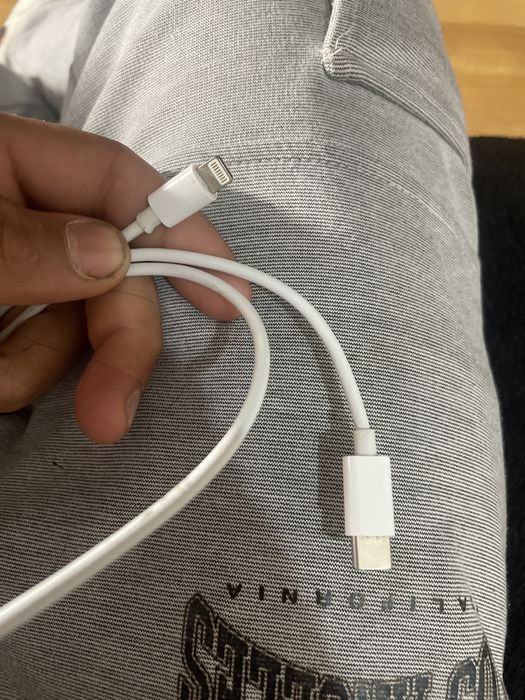 Iphone aproape nou cutie incarcator original fara cap