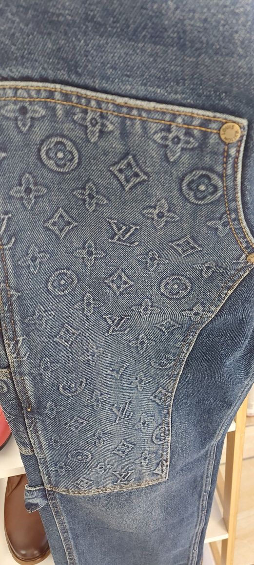 Compleu din denim jacheta-blugi Louis Vuitton model Carpenter Monogram