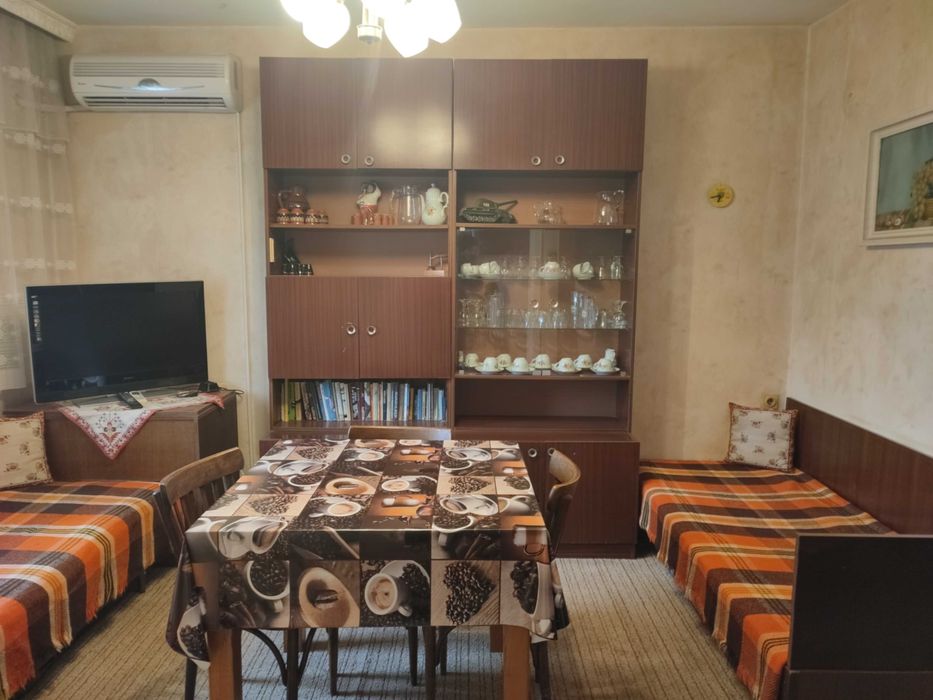 Продава се Четиристаен апартамент в Търговище, Център - 110 кв.м за 877 €/кв.м - Снимка #3