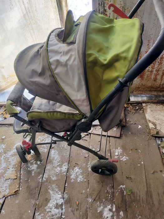 Продам каляску на весну много неиспользовалось почти новая