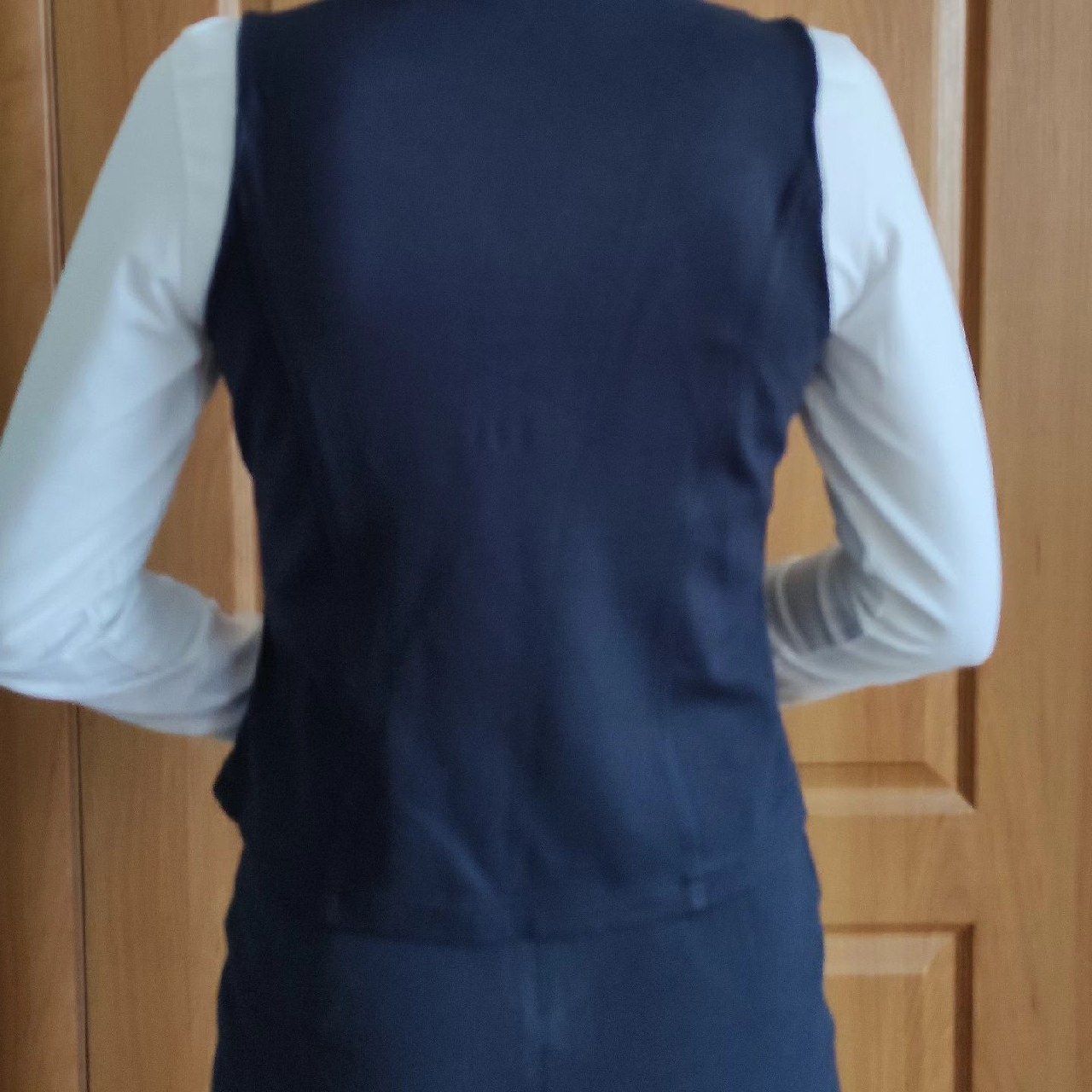 Школьная форма ( юбка+жилет+пиджак) на девочку 14-16 лет, рост 160-164
