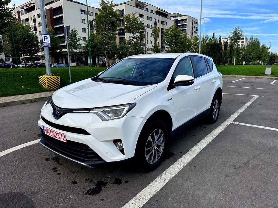 Toyota RAV4 Vând Toyota Rav 4 full hybrid an 2018- RAR Efectuat