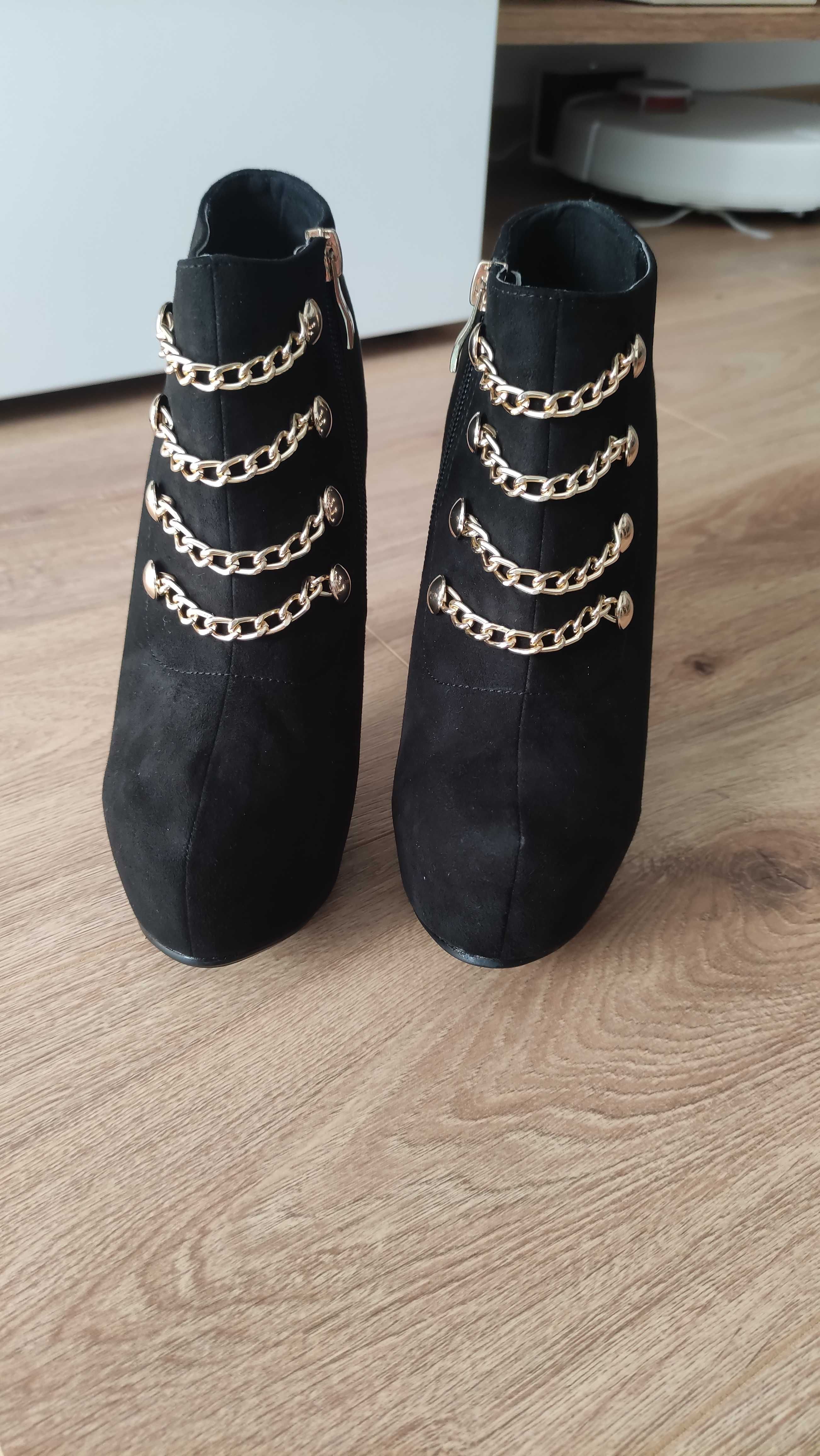 Дамски черни обувки на висок ток велур с златисти елементи 36 номер