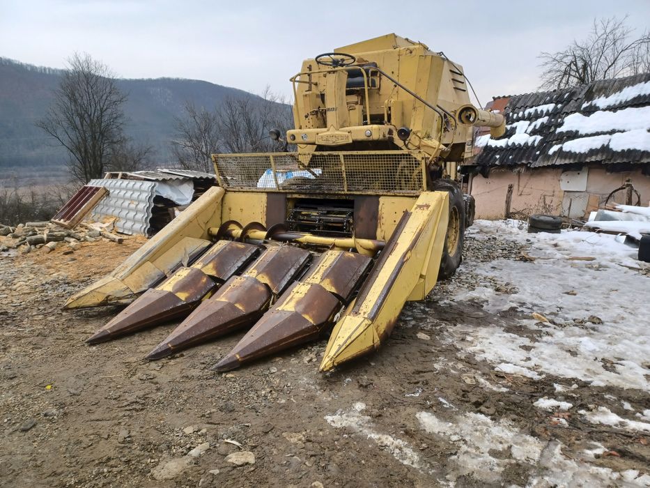 Vând/Schimb masa porumb 4 randuri