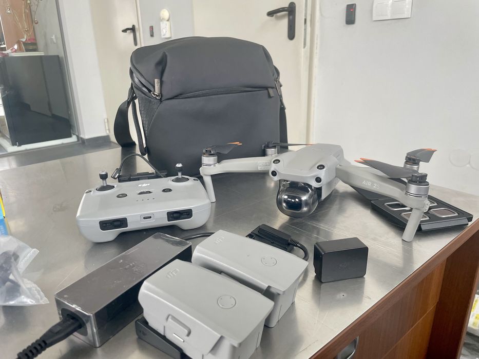 Дрон DJI Air 2S fly more combo 3 батерии, филтри, чанта, заряден хъб