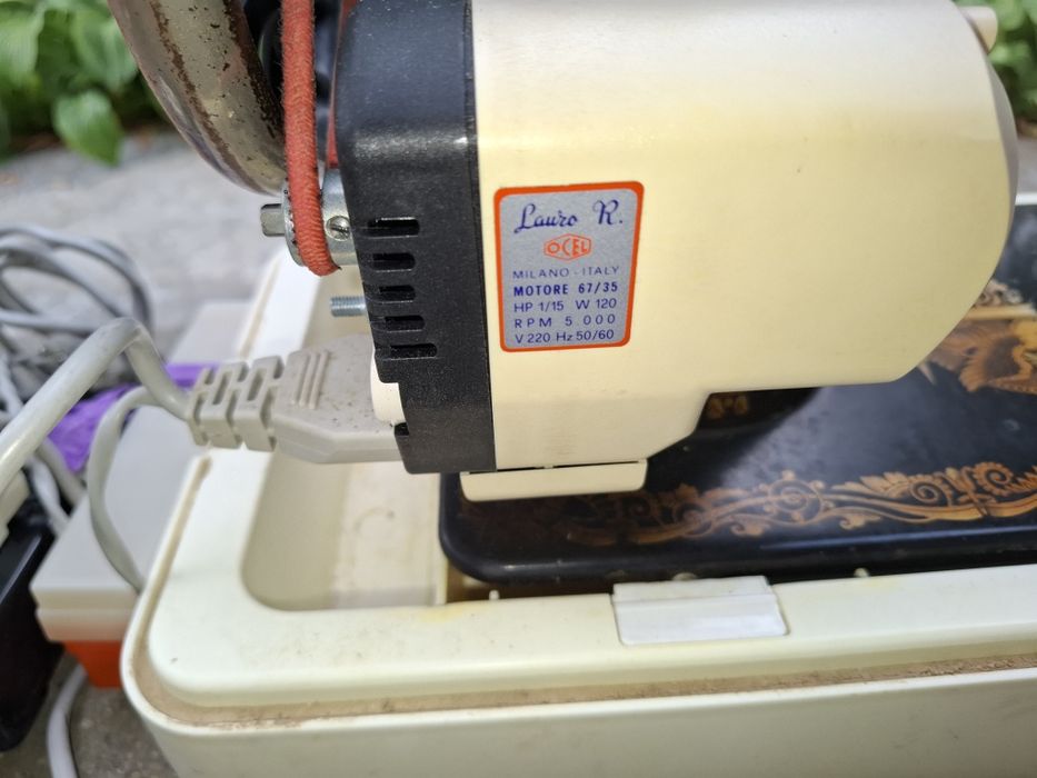 Masina de cusut Singer F 69085