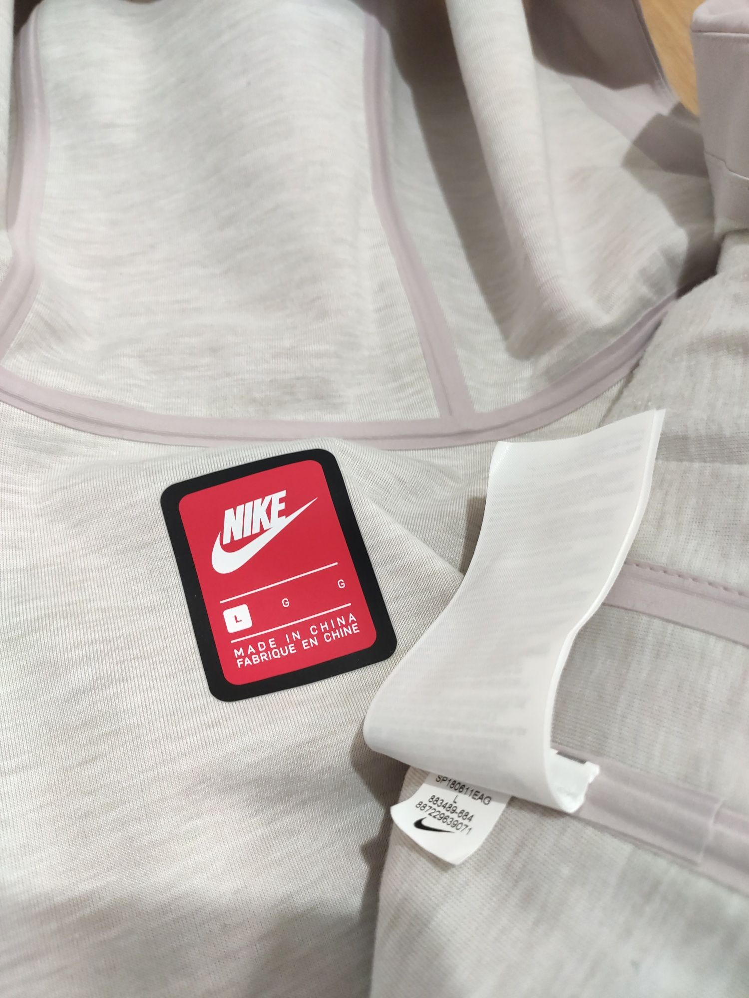 Geaca damă impermeabila Nike Tech mărimea L