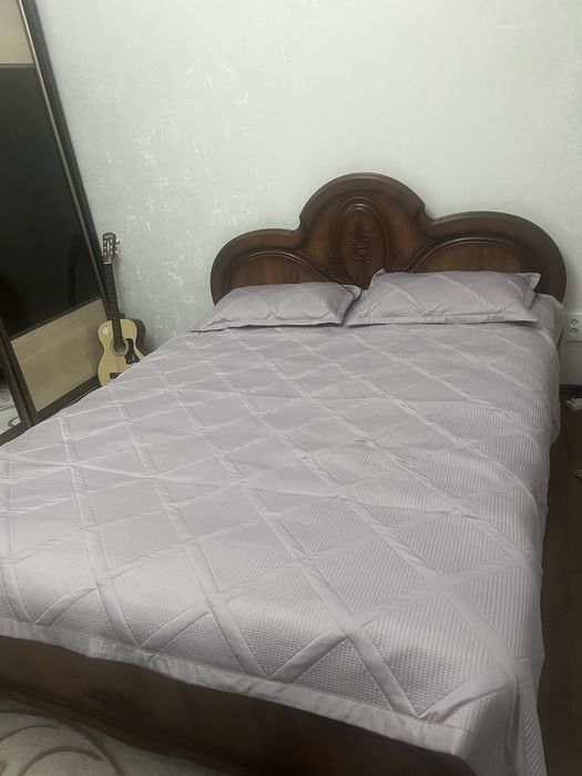 Продам двуспальную кровать