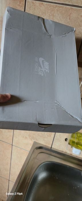 Adidași Nike Air Force 1.noi in cutie mărimea 42  originali.350 lei