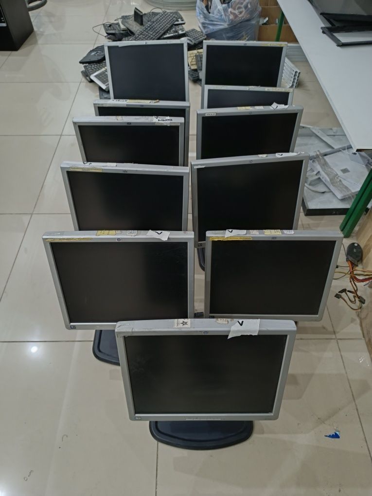 Продам мониторы для видеонаблюдения офиса терминалов  дома игр