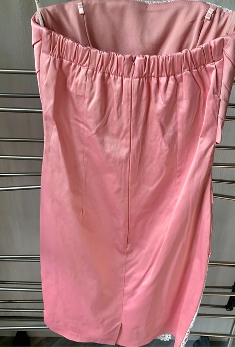 Цената е за 4бр Нови, официални дизайнерски рокли на едро