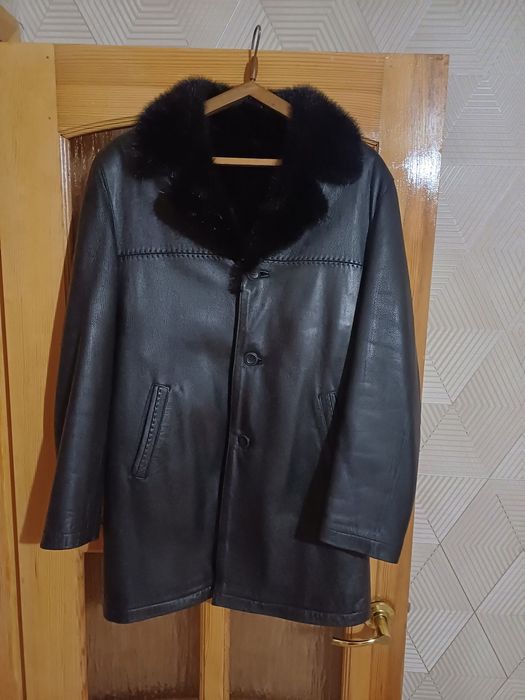 Срочно продам кухонную зону, верхнюю одежду