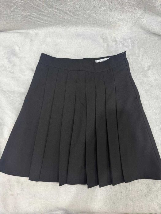 Продаю школьную теннисную юбку с шортами.