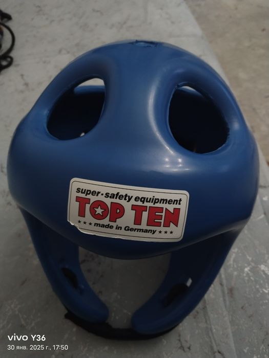 Продам топ тен шлем L размер