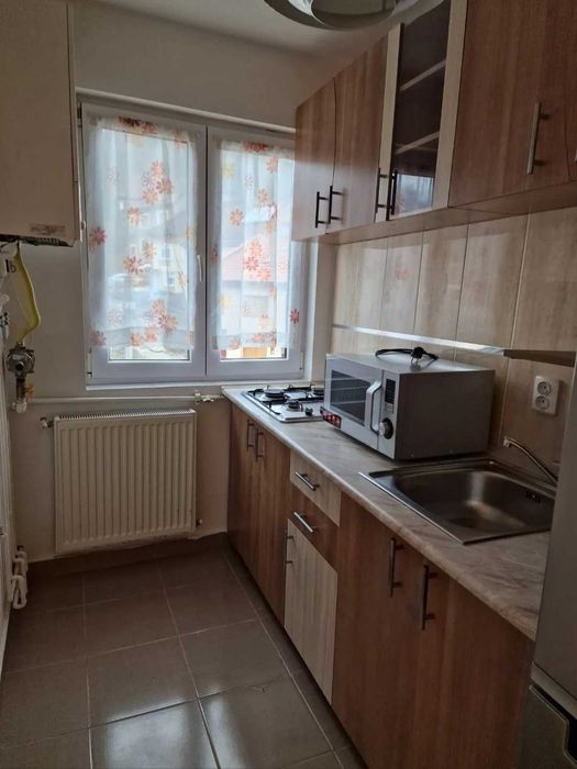 Chirie - Apartament 2 camere semidecomandat moroasa Resita