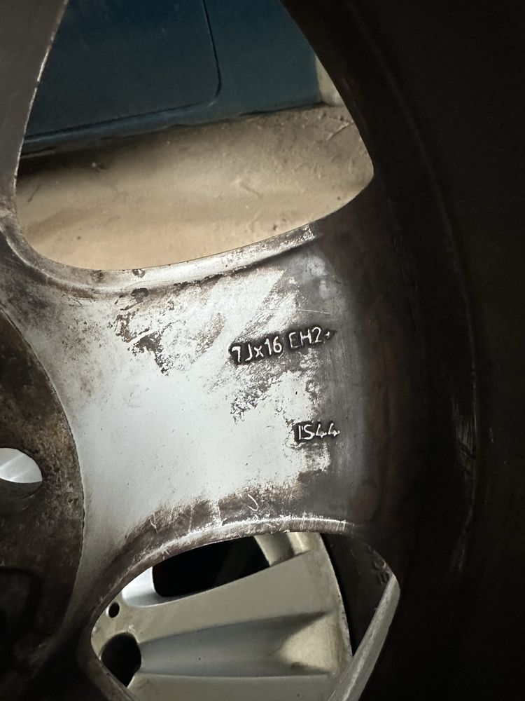 16,5x120 BMW с летни гуми 205/55/16 - Hankang