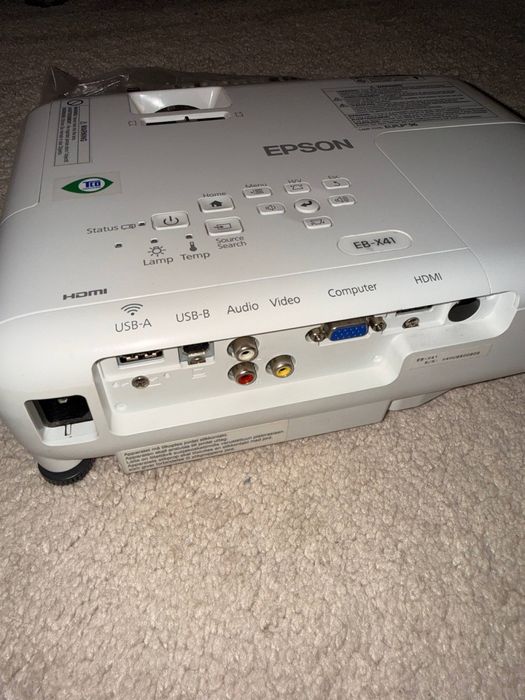 Продам проектор и экран на 100 дюймов