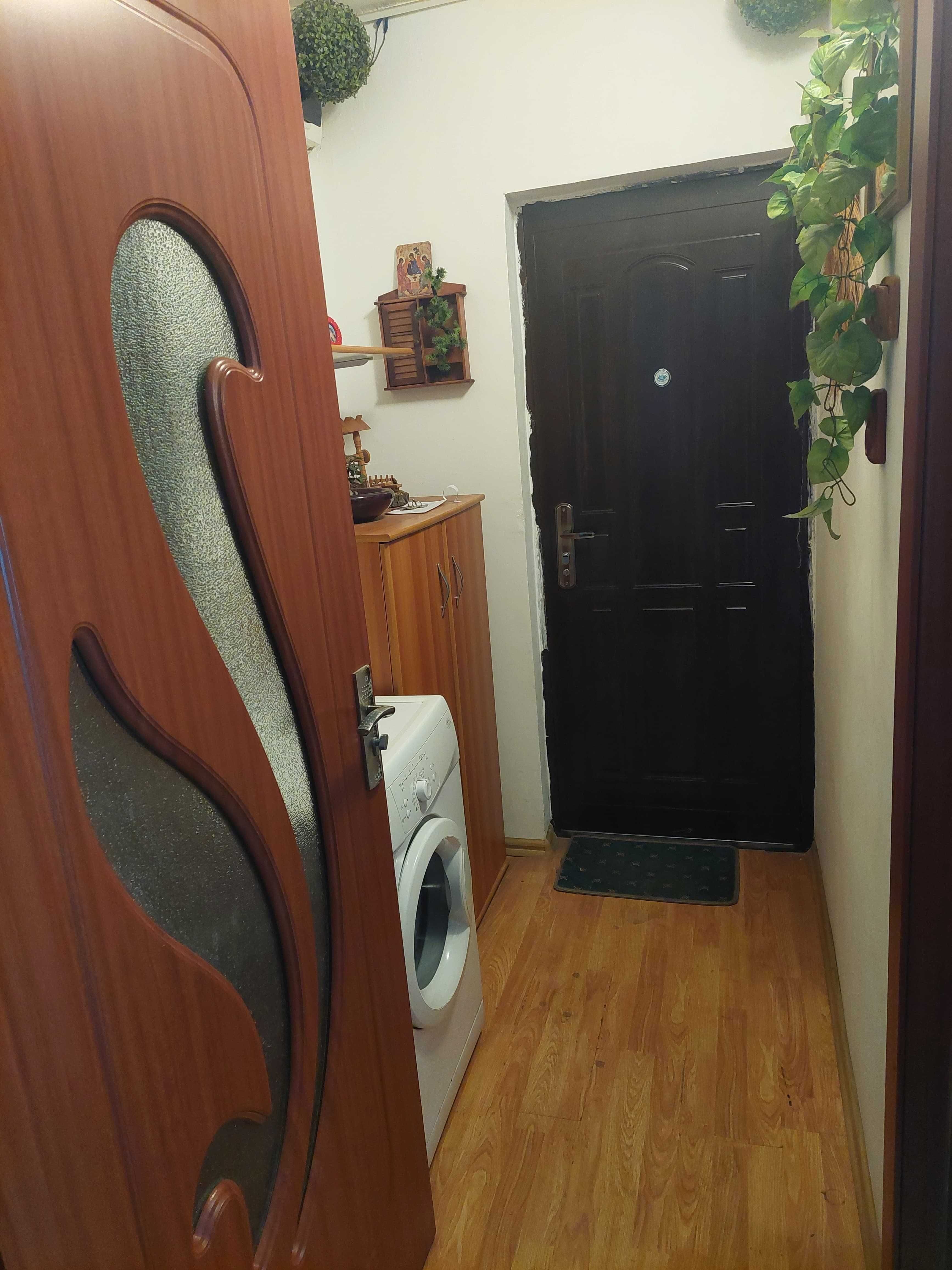 Vând garsonieră în Rovinari
