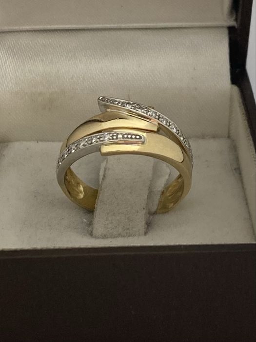 Inel aur 18kt.cu diamante