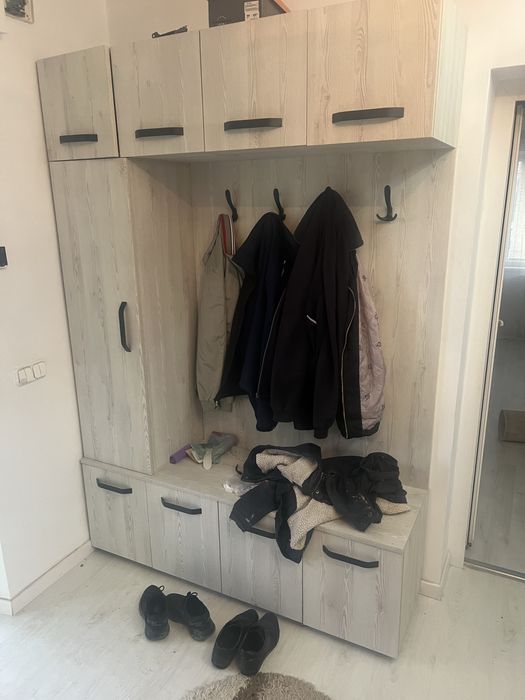 Vand set mobila de bucatarie + cuier