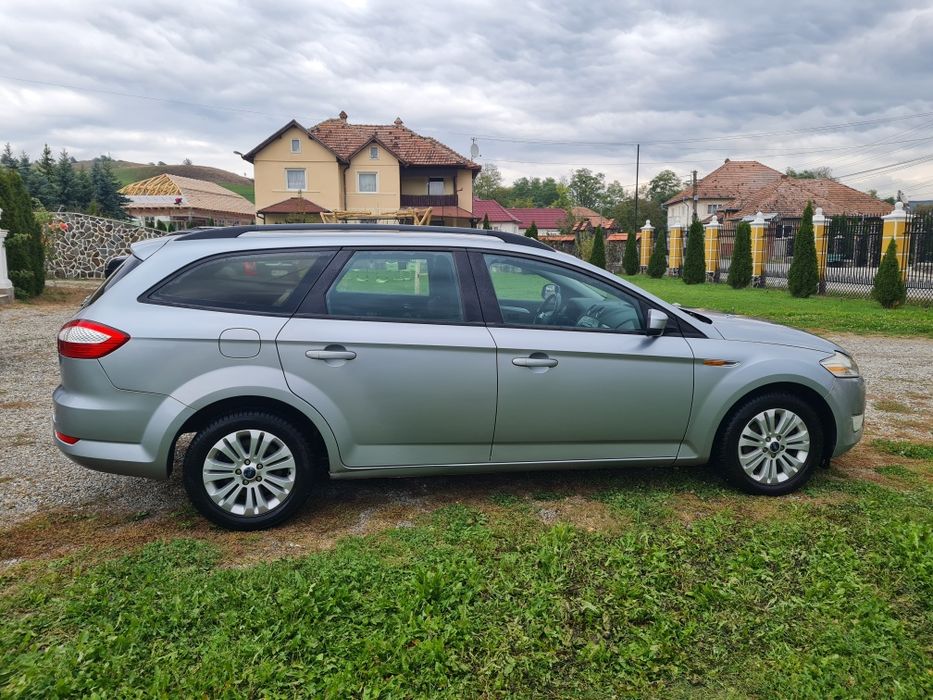 Ford mondeo 1.6 benzinā
